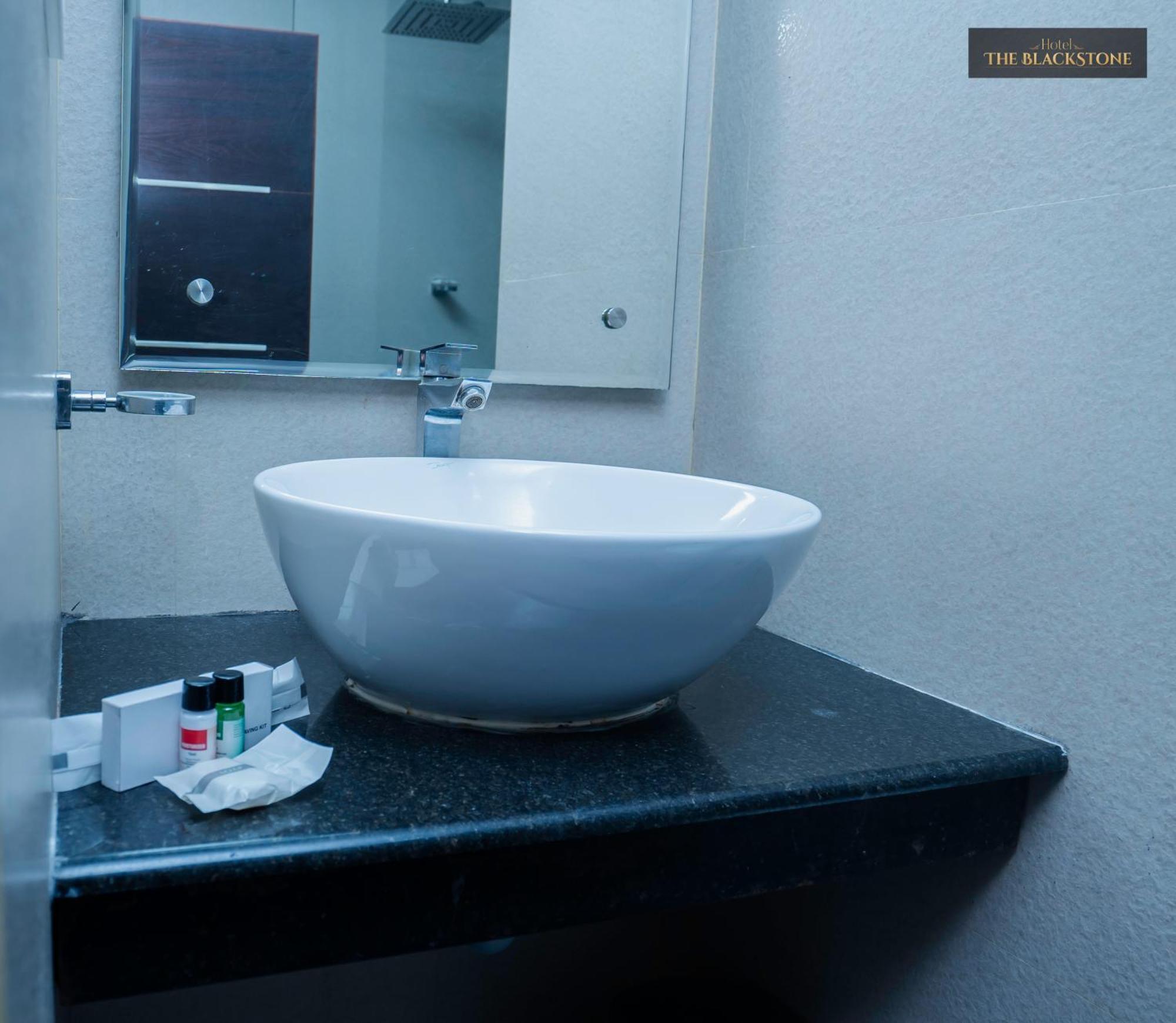 Hotel The Black Stone Bangalore Extérieur photo